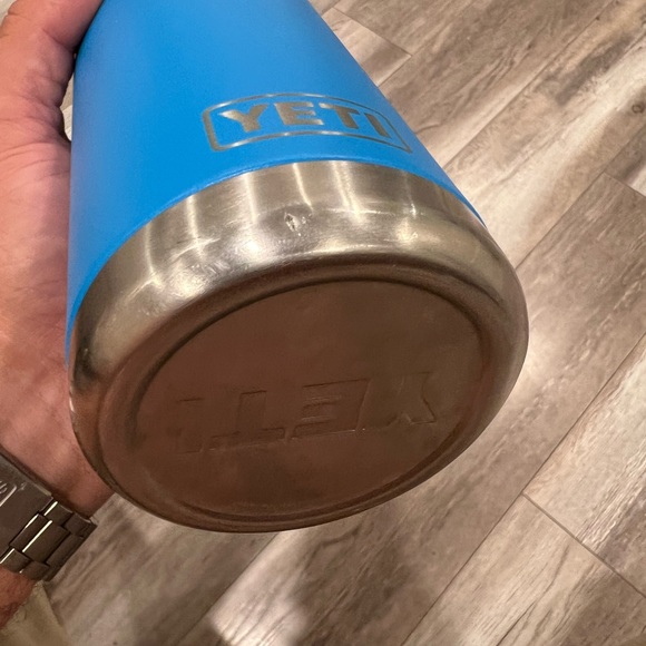 YETI Rambler Vacuum Bottle - 26 fl. oz.  Tahoe Blue.  HTF.  No returns accepted. - Picture 6 of 12